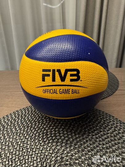 Волейбольный мяч Mikasa mva200