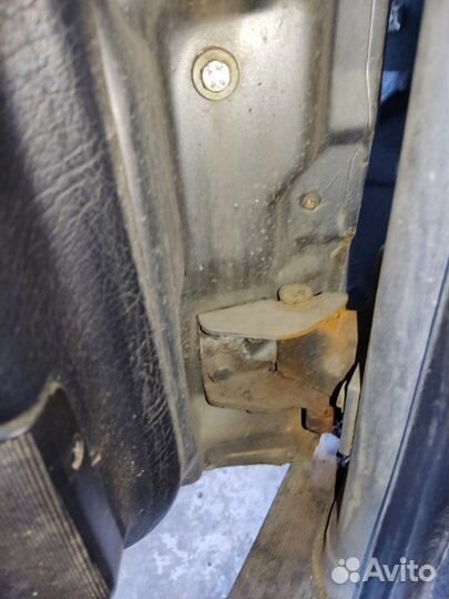 Дверь Audi 100 седан 2.3 AAR 1992