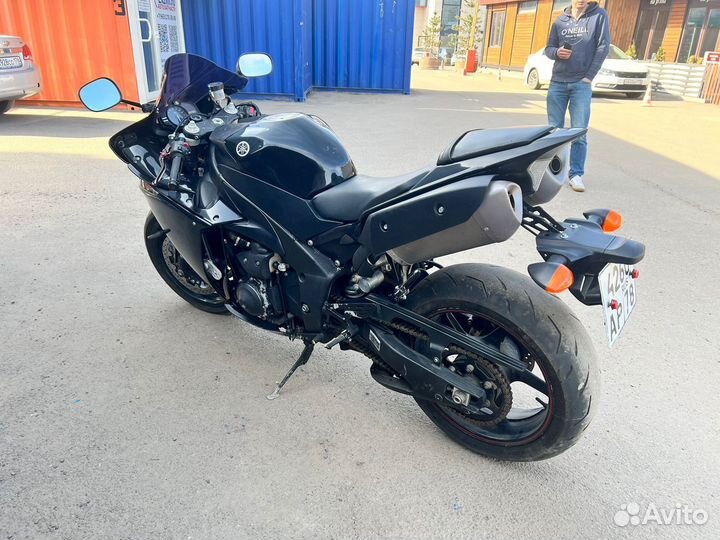 Yamaha yzf-r1 2011г