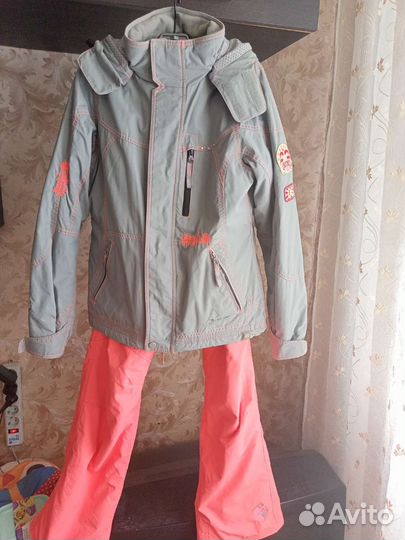 Горнолыжный костюм женский