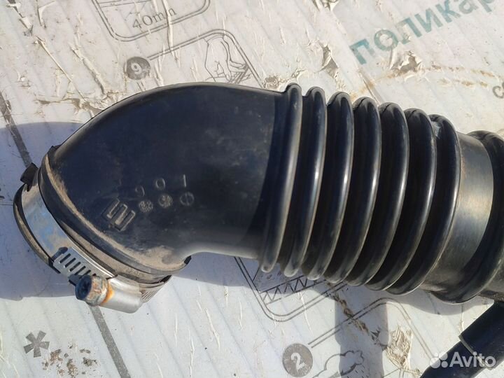 Мазда 323 патрубок