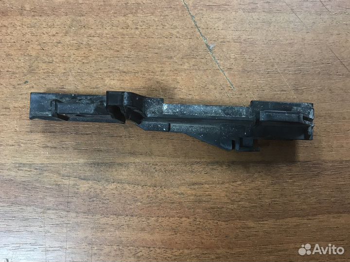 Направляющая люка mercedes w203 w211 w215