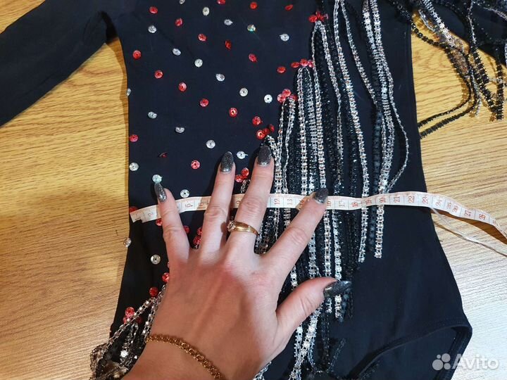 Купальник и предметы для художественной гимнастики