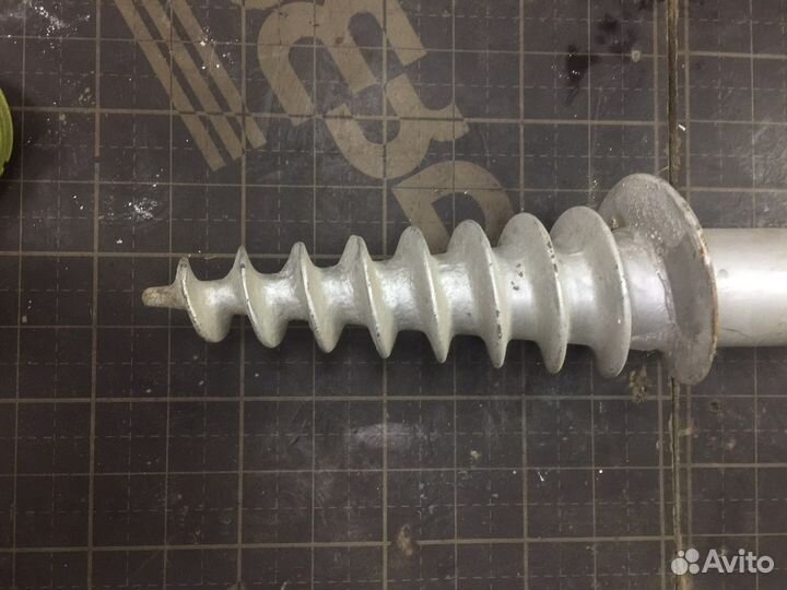 Ручная лебедка с буром