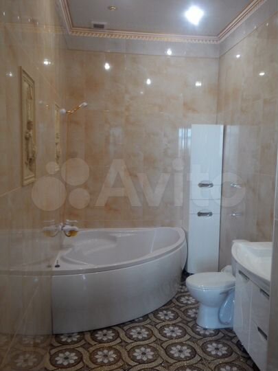 Дом 215 м² на участке 4 сот.