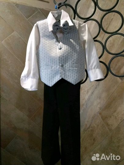 Костюм-тройка, брюки и подтяжки