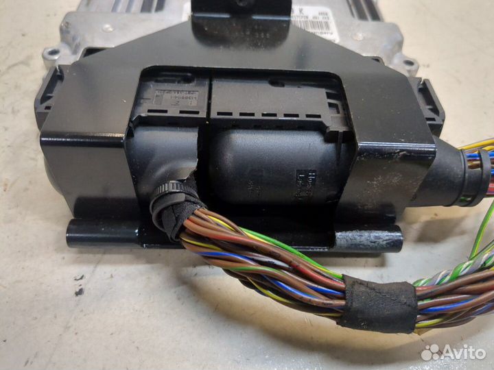 Блок управления двигателем Volkswagen Transporter 5