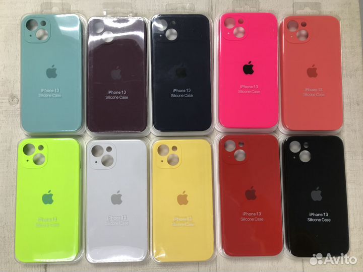 Silicone Case с закрытым низом для iPhone 13