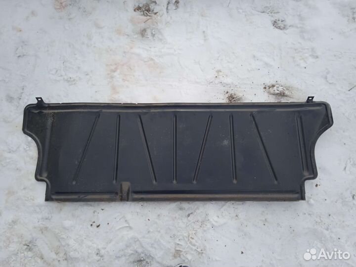 Задняя полка Mercedes w123 мерседес 123