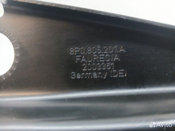 Кронштейн передней панели передний левый Audi A3