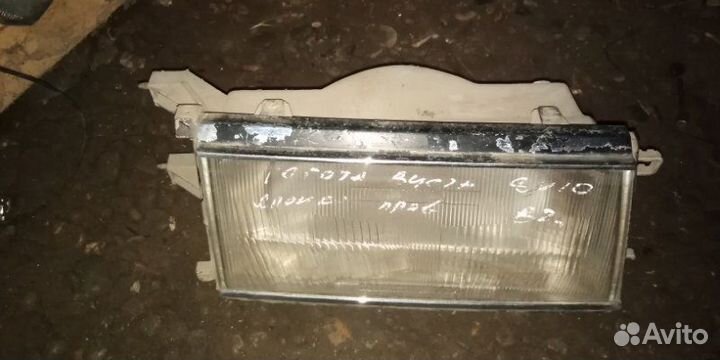 Фара правая Toyota Vista SV10