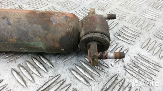 Амортизатор задней балки jeep grand cherokee WJ (9