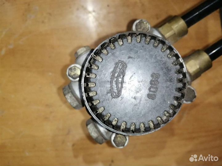 Кран тормозной Грузовые газ 33106