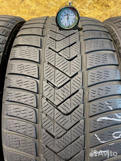 Pirelli Winter Sottozero 3 235/35 R20