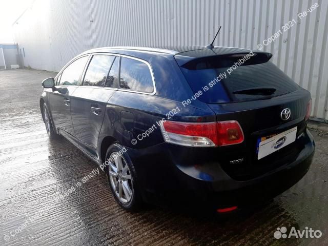 Бампер задний Toyota Avensis T270 универсал