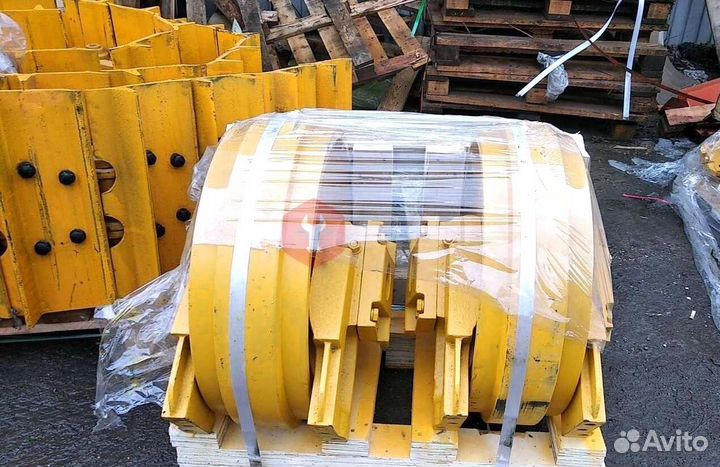 Колесо направляющее JCB JS330LCT2 JSA0131