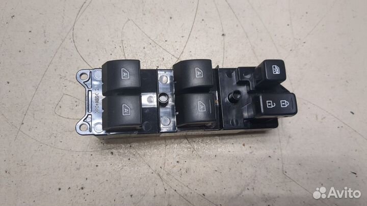 Кнопка стеклоподъемника Mitsubishi Outlander 2018, 2021
