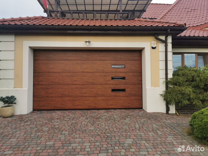 Секционные ворота