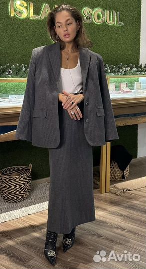 Костюм женский юбка и пиджак voyo