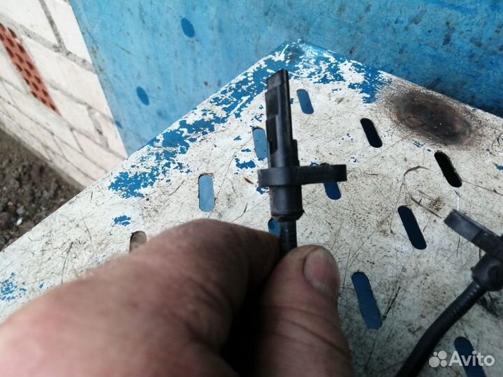 Датчик ABS задний Range Rover Sport 2 L494