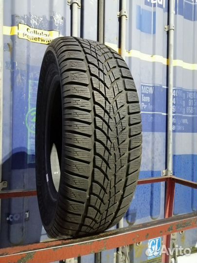 Dunlop SP Winter Sport 4D 215/65 R16