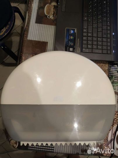 Диспенсер для туалетной бумаги и салфеток tork