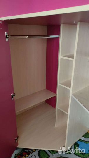 Детская кровать чердак со столом и шкафом