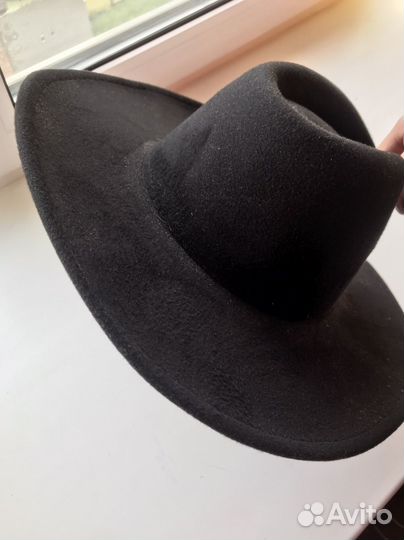 Шляпа черная