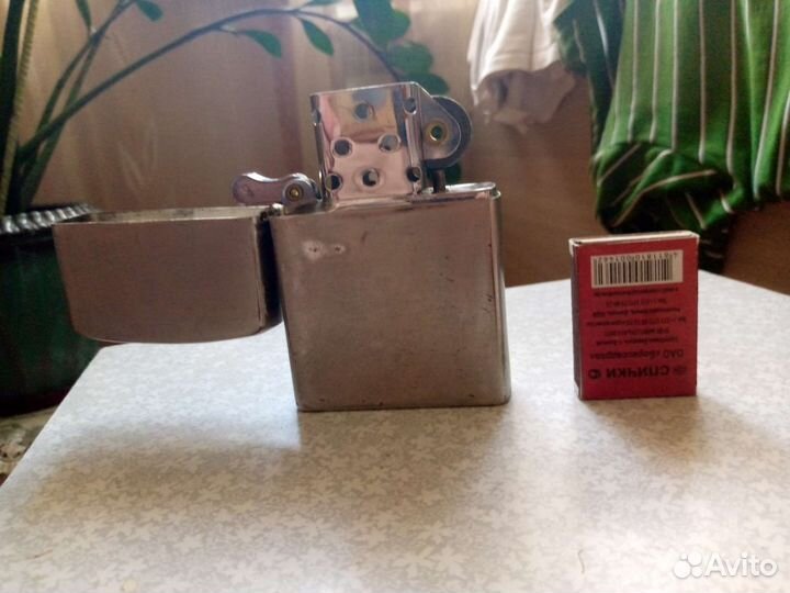 Зажигалка бензиновая