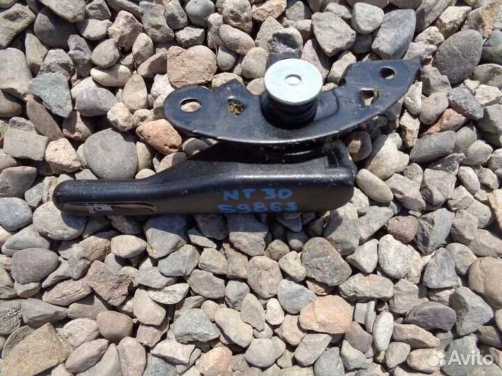 Ручка открывания бензобака Nissan Xtrail NT30