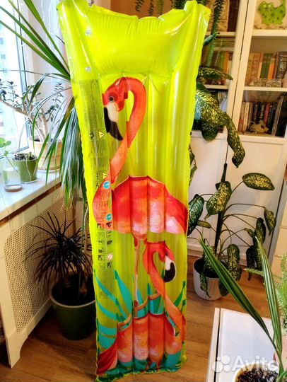 Пляжный надувной матрас 