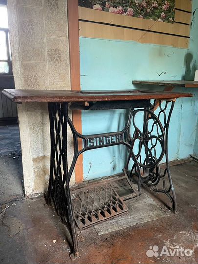 Станина от швейной машины Зингер