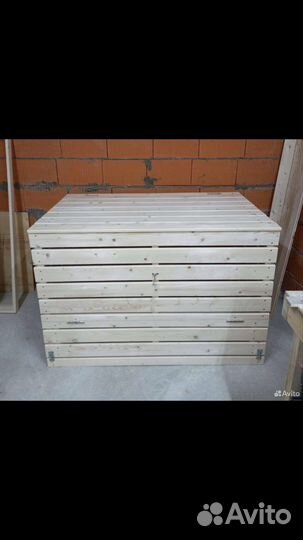 Компактный ящик из дерева