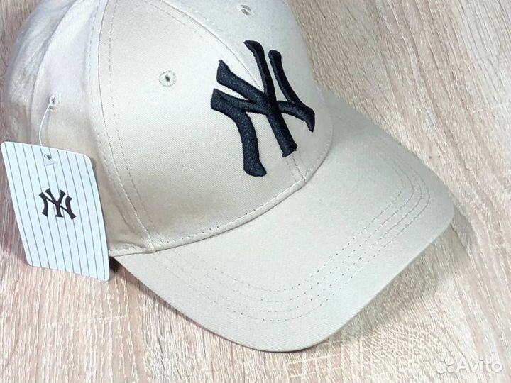 Кепка Бейсболка New York Yankees бежевая