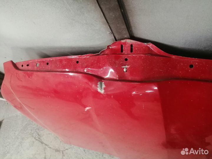 Капот на Skoda yeti