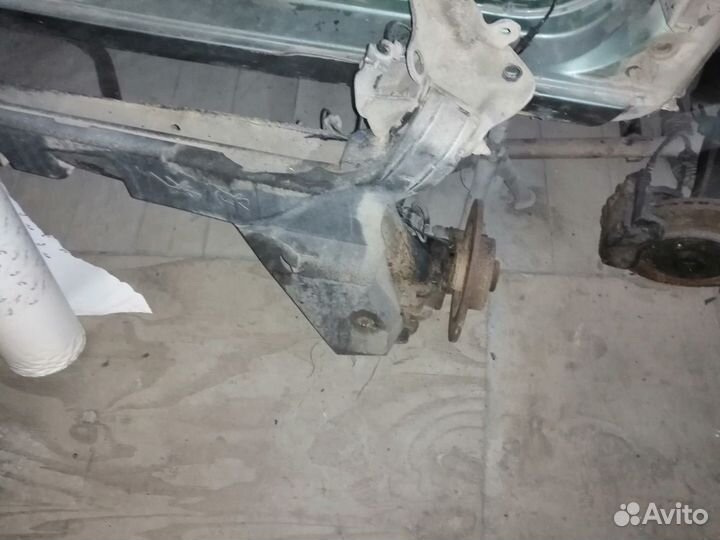 Задняя балка в сборе Рено Меган 2