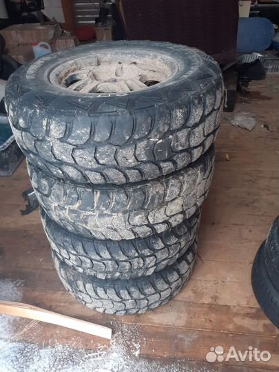 Kumho Road Venture MT51 235/75 R15