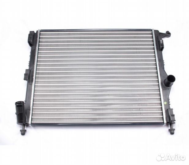 Радиатор охлаждения двигателя