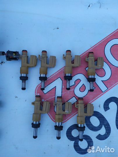 Lexus LX570 топливные форсунки