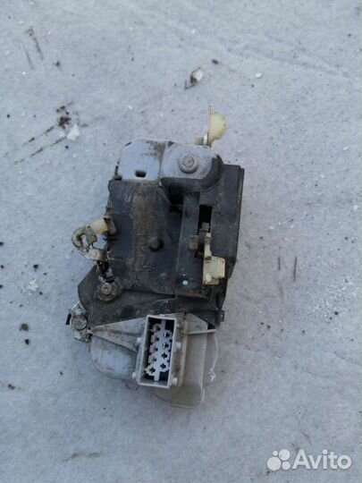 Замок двери передний LADA Kalina