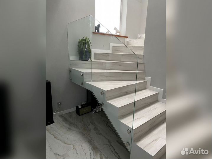 Стеклянные ограждения для лестницы