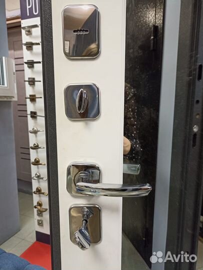 Входная металлическая дверь