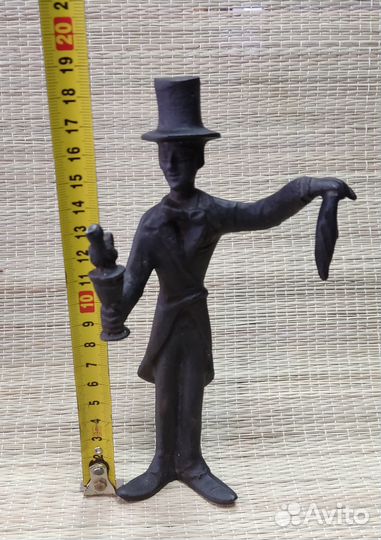 Чугунная статуэтка 