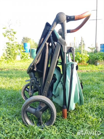 Коляска прогулочная