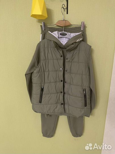 Костюм женский тройка