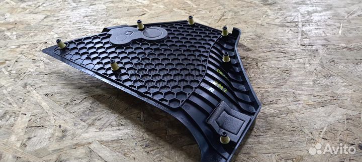 Сетка динамика, прав. перед. дверная карта Renault