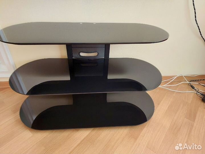 Стеклянная тумба под тв