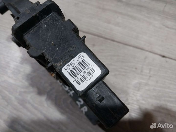 Моторчик стеклоподьемника задний VW Passat B5