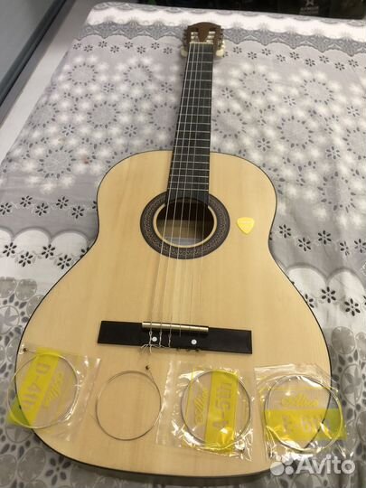 Акустическая гитара