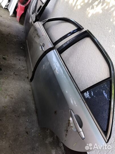 Двери на Камри 40